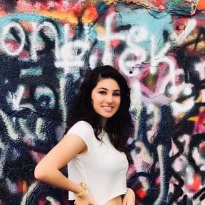 Meet your Posher, Caroline